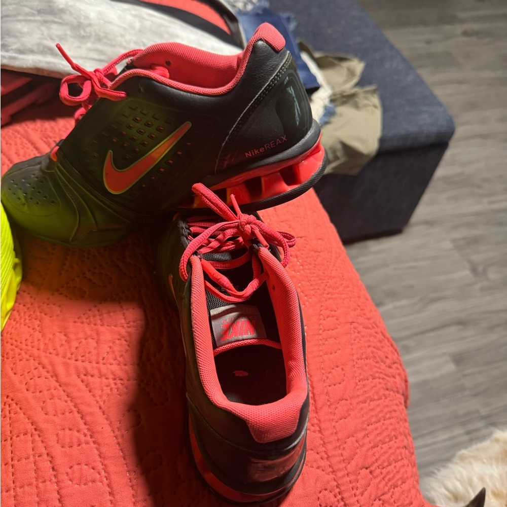Nike Kids' Black and Red Sneakers